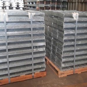 Sản xuất bậc cầu thang grating số lượng lớn