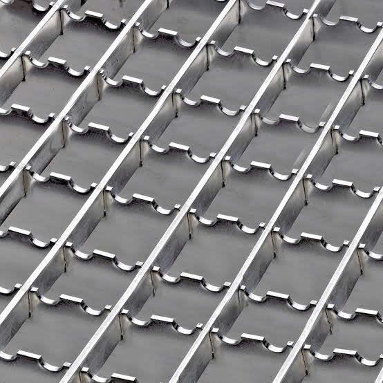 Tấm Grating inox 304 được gia công kiểu dáng răng cưa Tấm Grating inox 304 được gia công kiểu dáng răng cưa
