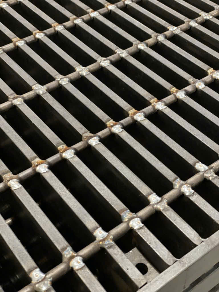 Tấm Grating chịu lực được sử dụng để làm nắp hố ga Tấm Grating chịu lực được sử dụng để làm nắp hố ga