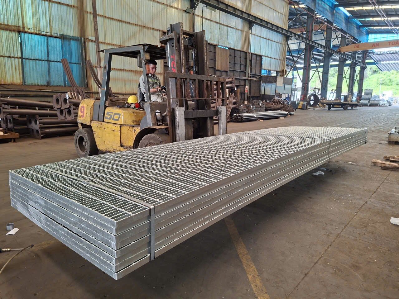 Xưởng sản xuất grating mạ kẽm nhúng nóng uy tín Xưởng sản xuất grating mạ kẽm nhúng nóng uy tín