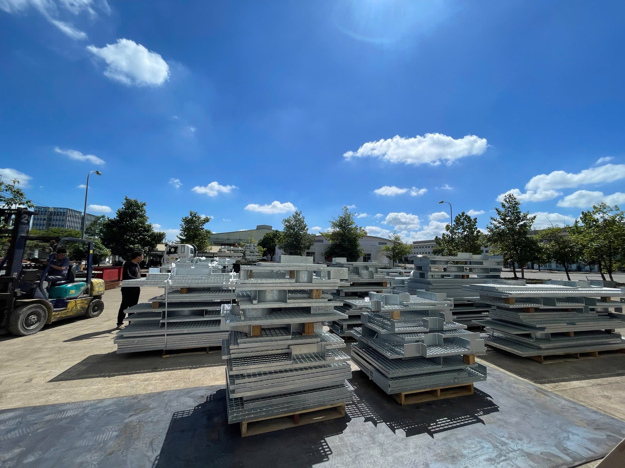 Xưởng gia công grating chất lượng giá tốt Xưởng gia công grating chất lượng giá tốt